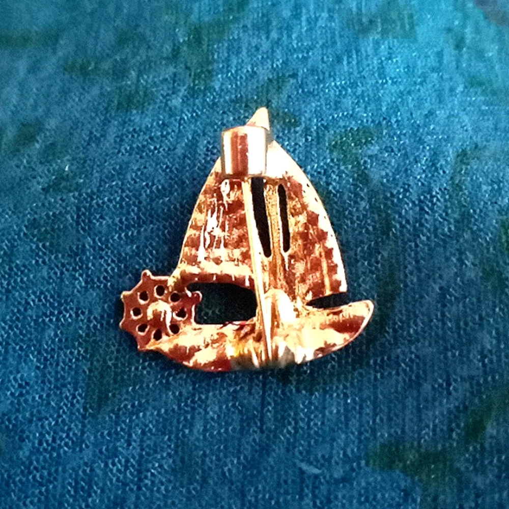 SAILBOAT BROOCH - Picture 2 of 5